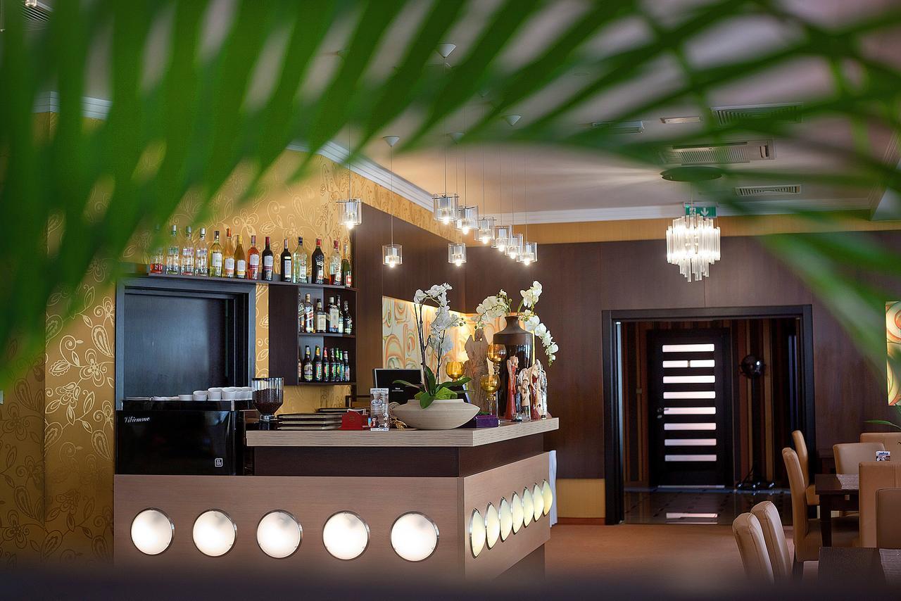 Hotel Restauracja Teczowa Luban Ruang foto