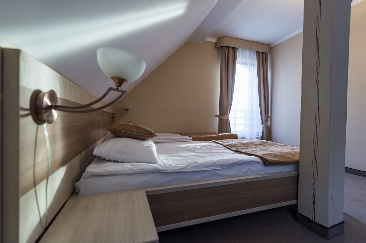 Hotel Restauracja Teczowa Luban Bagian luar foto