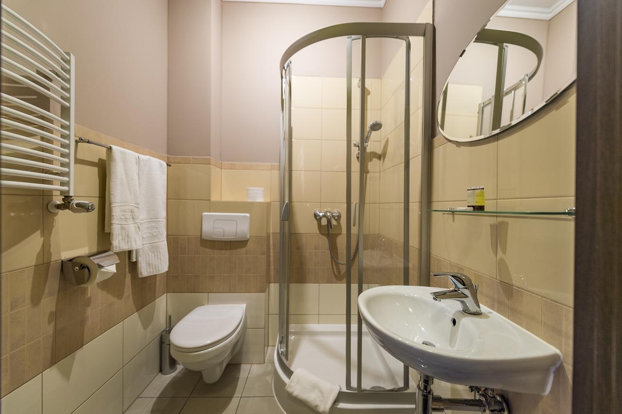 Hotel Restauracja Teczowa Luban Bagian luar foto