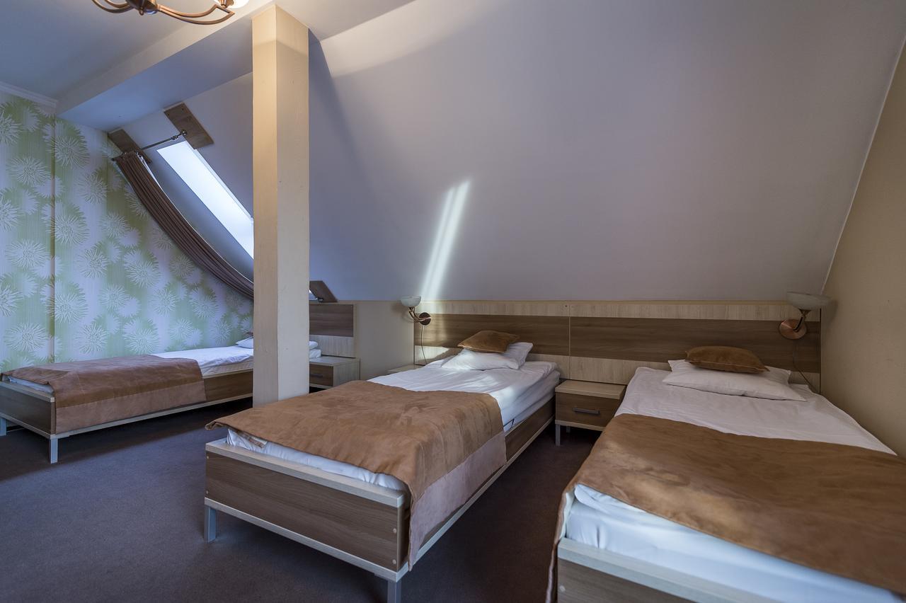 Hotel Restauracja Teczowa Luban Bagian luar foto